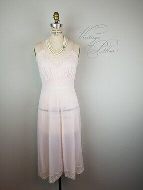 Vintage 1950's Romantic Blush Pink Lace Midi Slip Chemise Bust Size 34